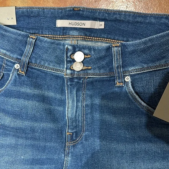 Nwt Hudson Mid rise Baby bell Blue Jeans. Size 29